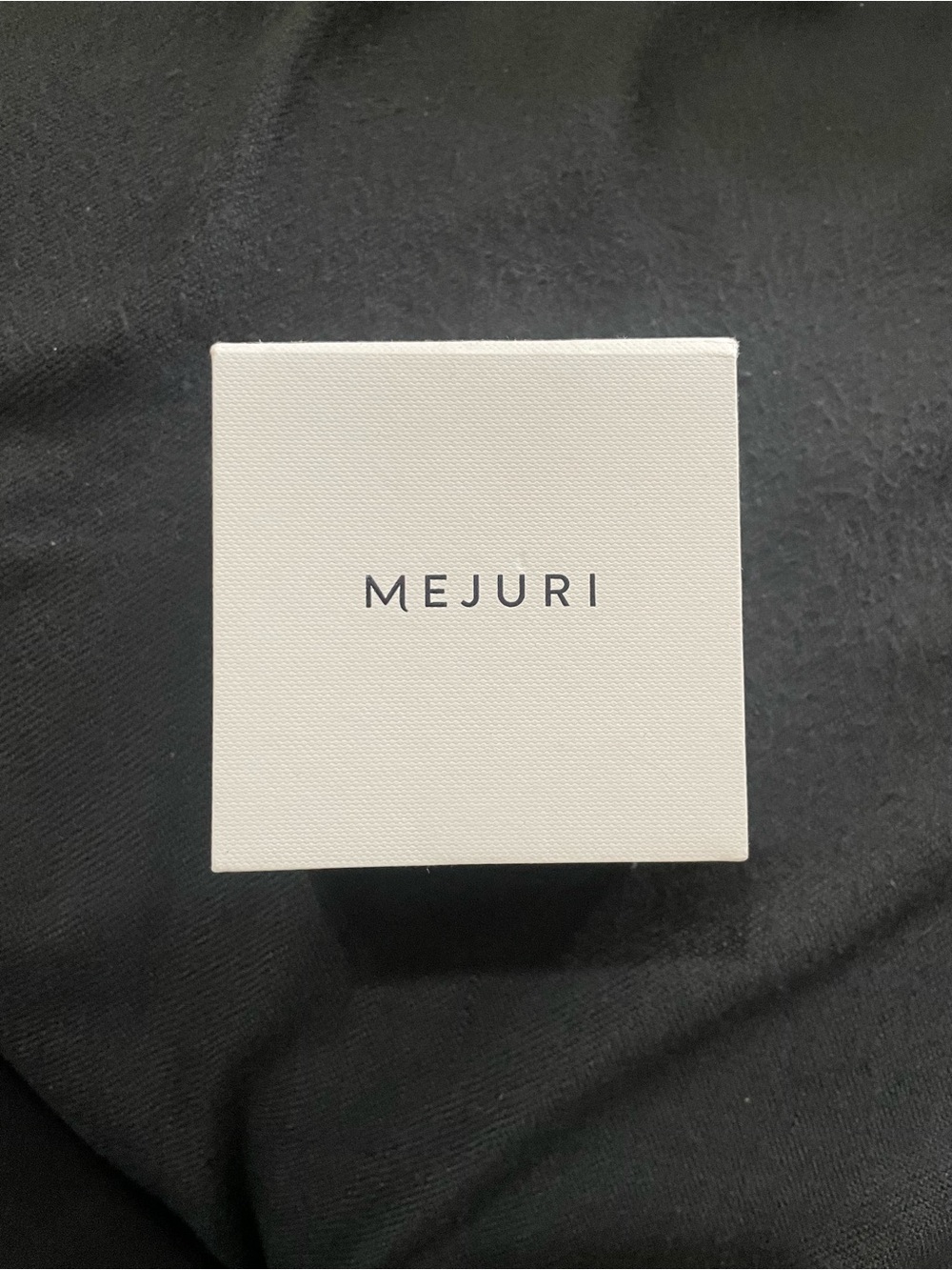Mejuri - 14k Gold Initial 'B' Pendant Necklace - Picture 2 of 2